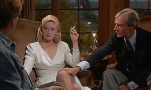 مجموعة الجنس العهرة ثمانية في اثنين من الأرائك في غرفة المعيشة حيث النساء مارس الجنس فلم اجنبي مترجم سكسي في جوارب فيديو إباحي