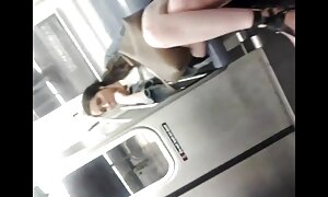 رجل لاتيني الأحمق مع حليب البومة هو التمسيد بوسها في الحمام والاستماع إلى الموسيقى على سماعات الرأس ، وأنها لم تشك حتى أنه في تلك اللحظة الجار قد حفر حفرة على الباب وبعد الطفولية استيقظت ، أنا منه داخل بلدها ، أن الكلبة سعيدة جدا وكان مص ولعق ، وتسلق له مع الحمار كبيرة لها. سكسي اجنبي افلام فيديو إباحي