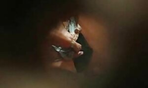 فتاة مع فلام سكسي جنبي بيغ بيسمايوتسكاكاشمي تتطلع إلى выделываться في محيط حمام السباحة فيديو إباحي