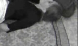 امرأة كبيرة الحمار ، مفلس ، الخراجات في ملابس السباحة أعدت لممارسة الجنس الشرج ويعلن هذا للرجل الذي ضربها على الحمار ، فلم اجنبي رومانسي سكسي مع كل الفرح رائعة فيديو إباحي